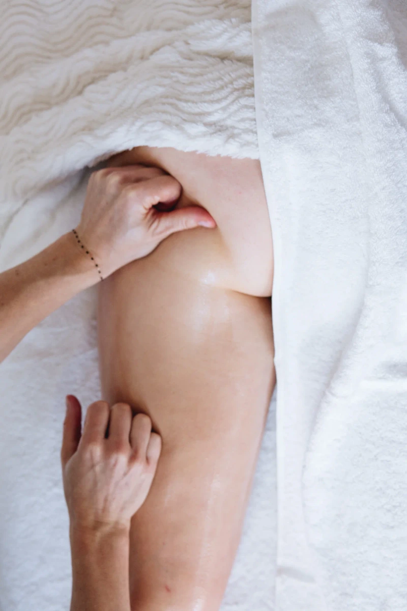 Body Sculpting - Thigh + Buttock Massage